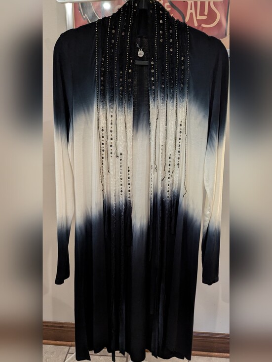 BKE Sweaters - $25 BKE Boutique Size M- Ombre Dyed Embellished Cardigan Duster Navy White EUC